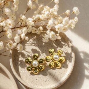 Daisy Pearl Earrings