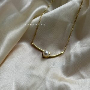 Pearl Arc Necklace