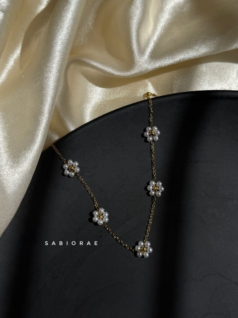 Pearl Bloom Daisy Necklace