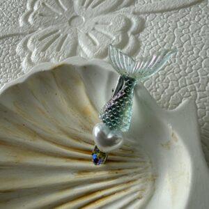 Mermaid Tail Clip — Clear