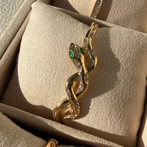 Green Gem Twist Bracelet